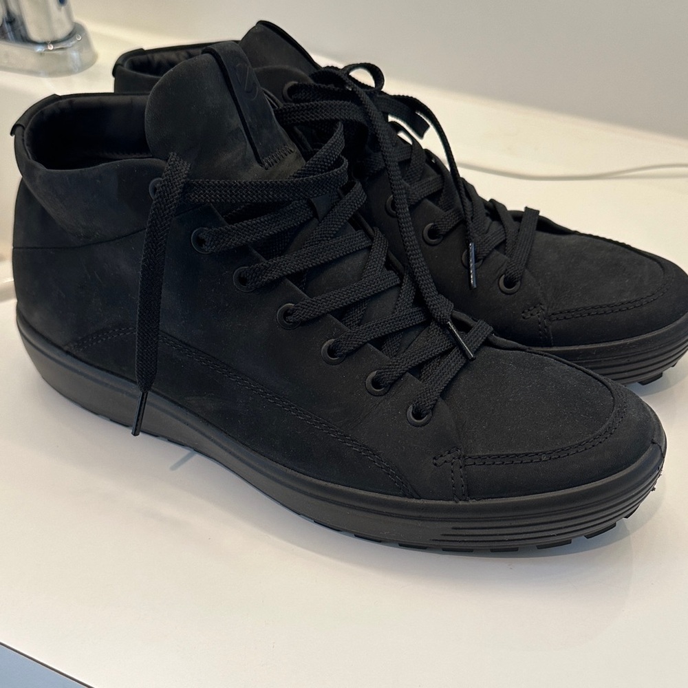 Ecco Men's Black High-Top Sneakers